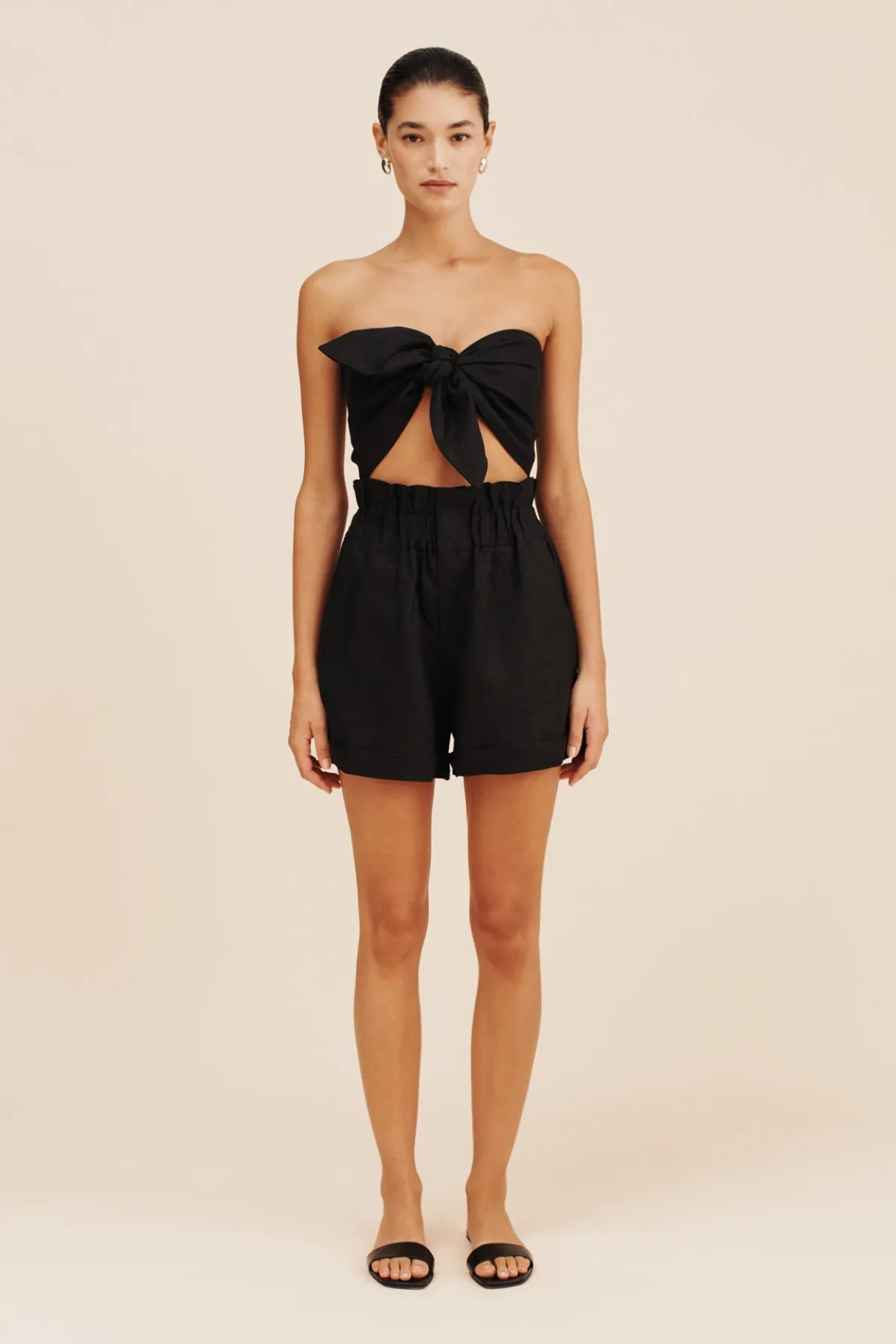 DUCKY SHORT - BLACK